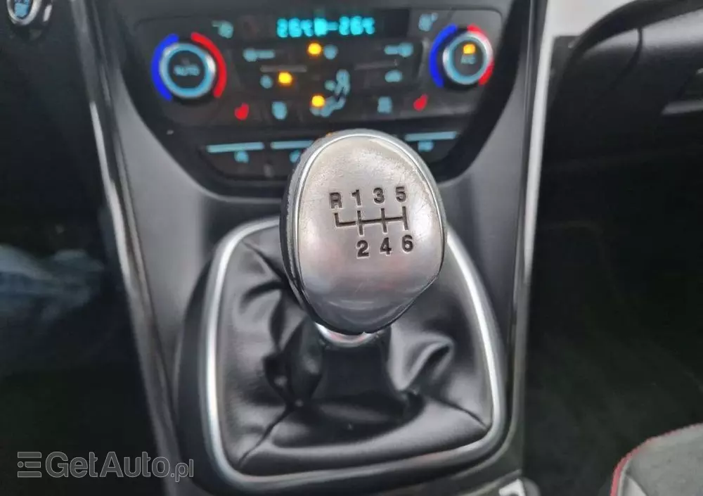 FORD Kuga 1.5 EcoBoost 2x4 ST-Line