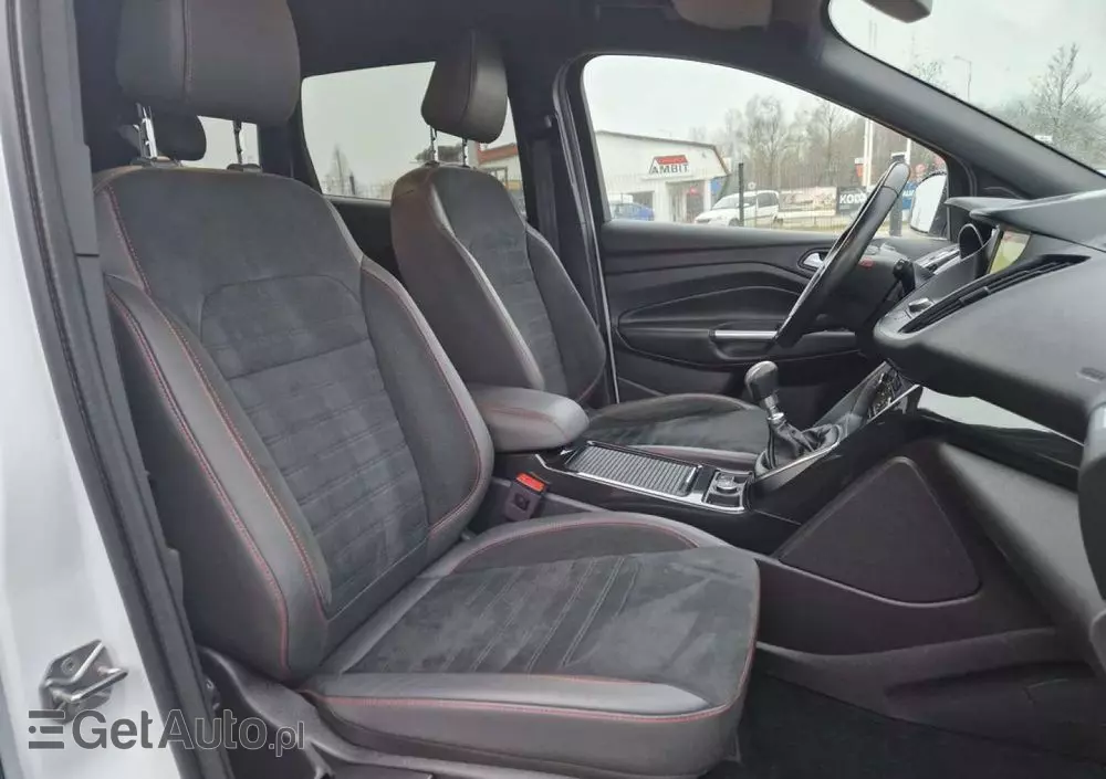 FORD Kuga 1.5 EcoBoost 2x4 ST-Line