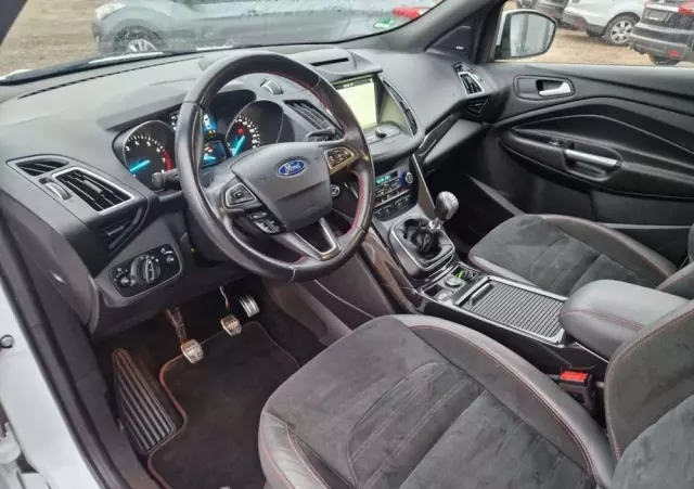 FORD Kuga 1.5 EcoBoost 2x4 ST-Line