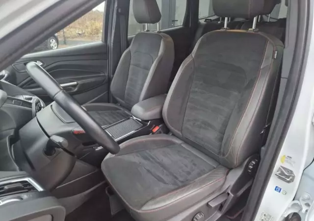 FORD Kuga 1.5 EcoBoost 2x4 ST-Line