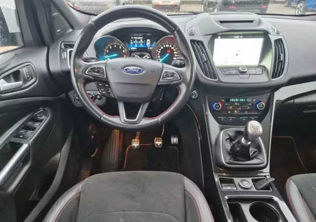 FORD Kuga 1.5 EcoBoost 2x4 ST-Line