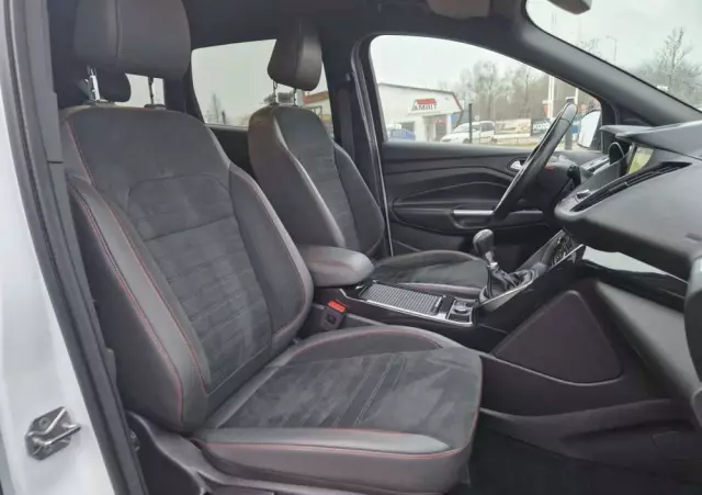 FORD Kuga 1.5 EcoBoost 2x4 ST-Line