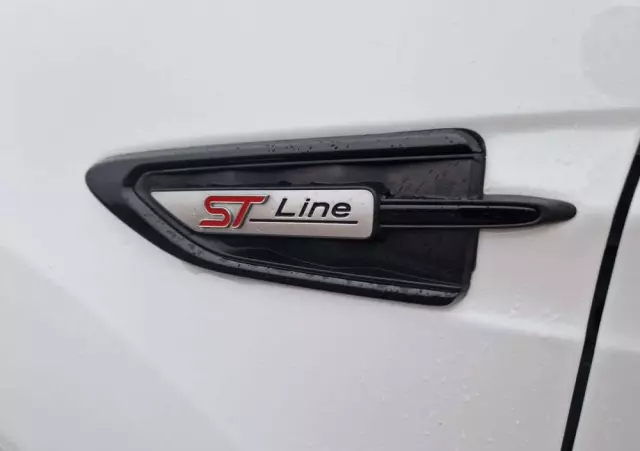 FORD Kuga 1.5 EcoBoost 2x4 ST-Line