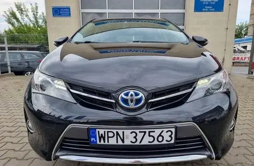 TOYOTA Auris 