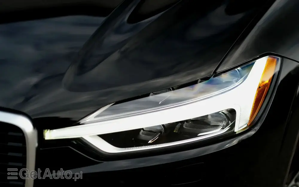 VOLVO XC 60 T6 AWD Geartronic RDesign