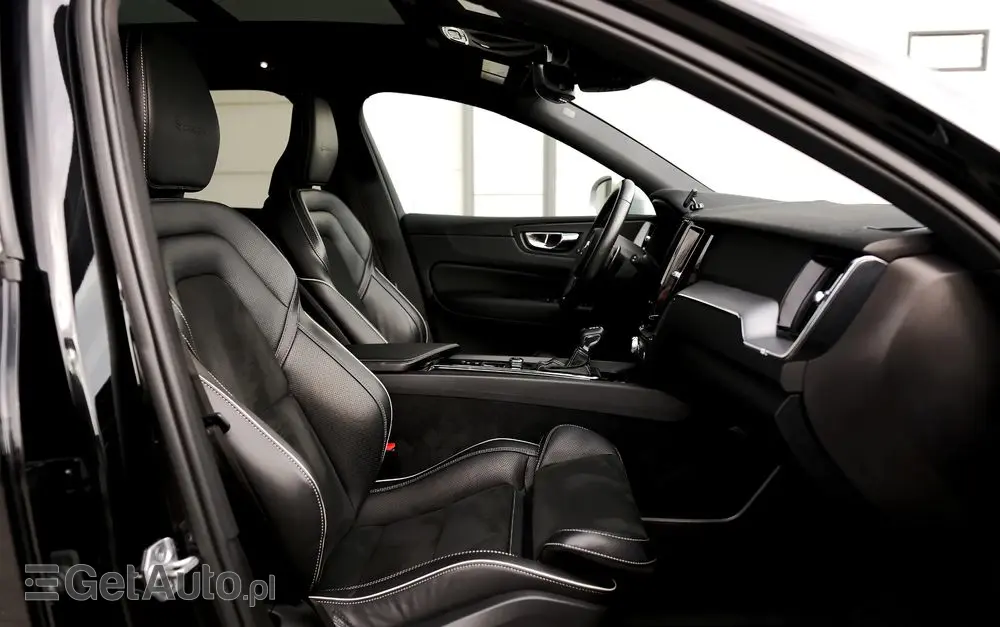 VOLVO XC 60 T6 AWD Geartronic RDesign