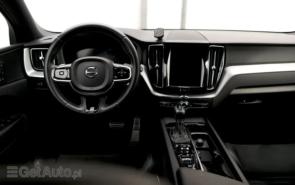VOLVO XC 60 T6 AWD Geartronic RDesign
