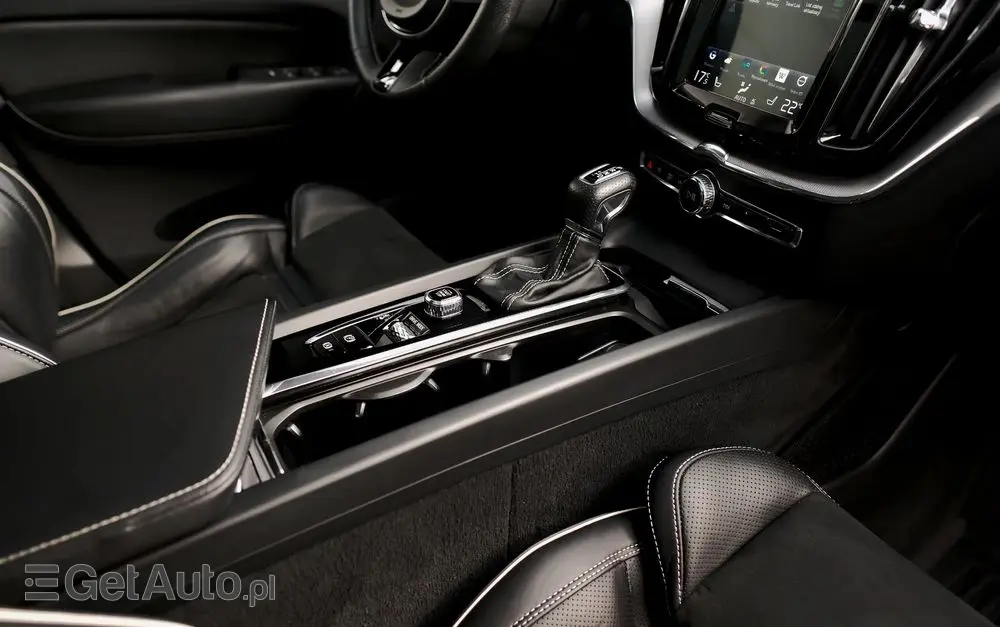 VOLVO XC 60 T6 AWD Geartronic RDesign
