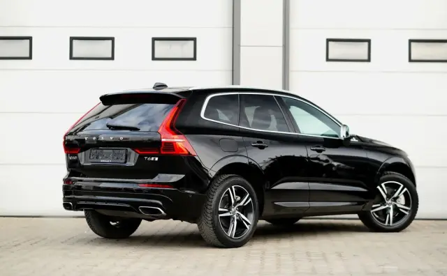 VOLVO XC 60 T6 AWD Geartronic RDesign