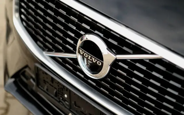 VOLVO XC 60 T6 AWD Geartronic RDesign