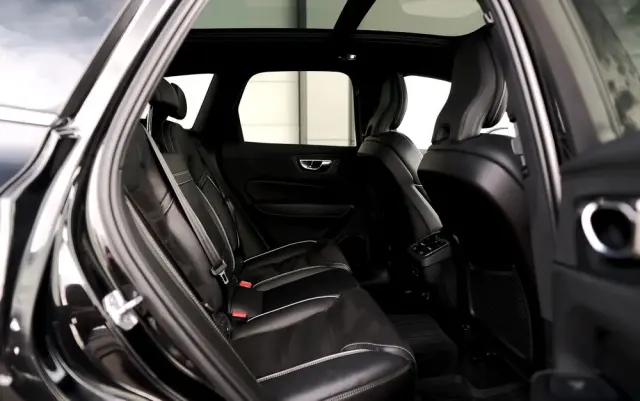 VOLVO XC 60 T6 AWD Geartronic RDesign