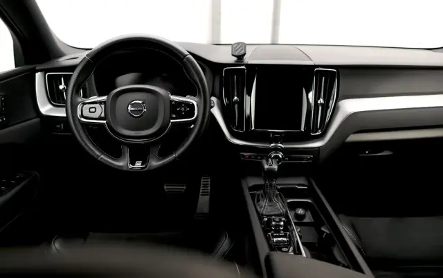 VOLVO XC 60 T6 AWD Geartronic RDesign