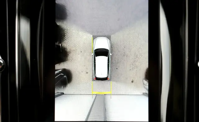 VOLVO XC 60 T6 AWD Geartronic RDesign