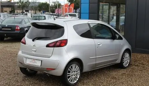 MITSUBISHI Colt 