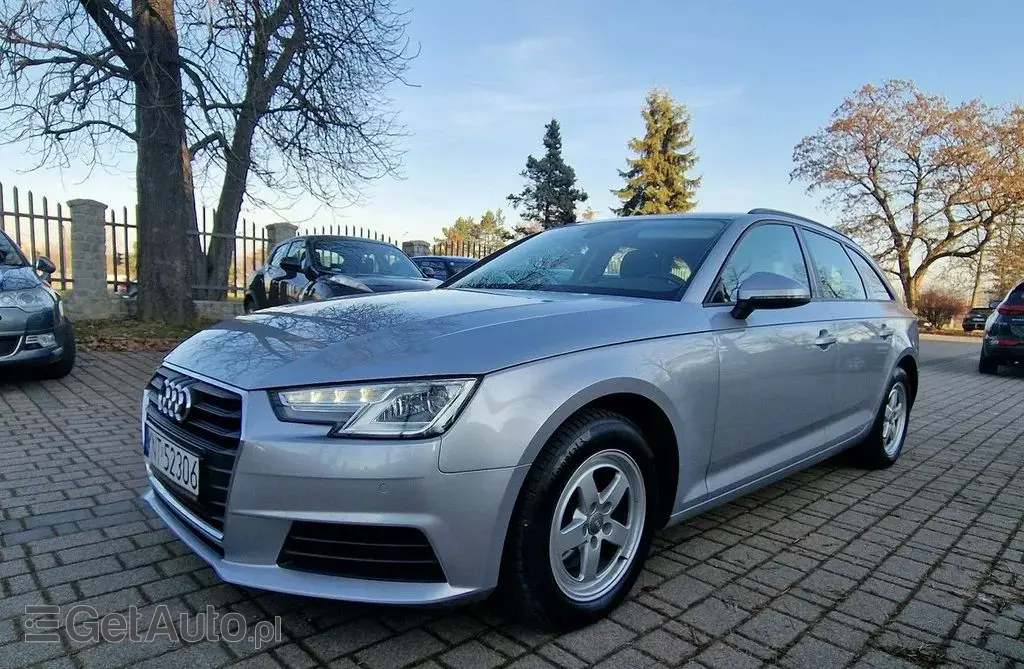 AUDI A4 