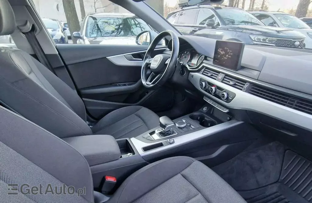 AUDI A4 