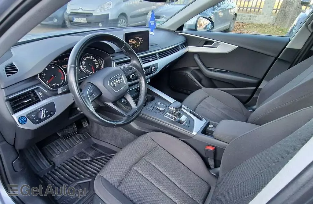 AUDI A4 