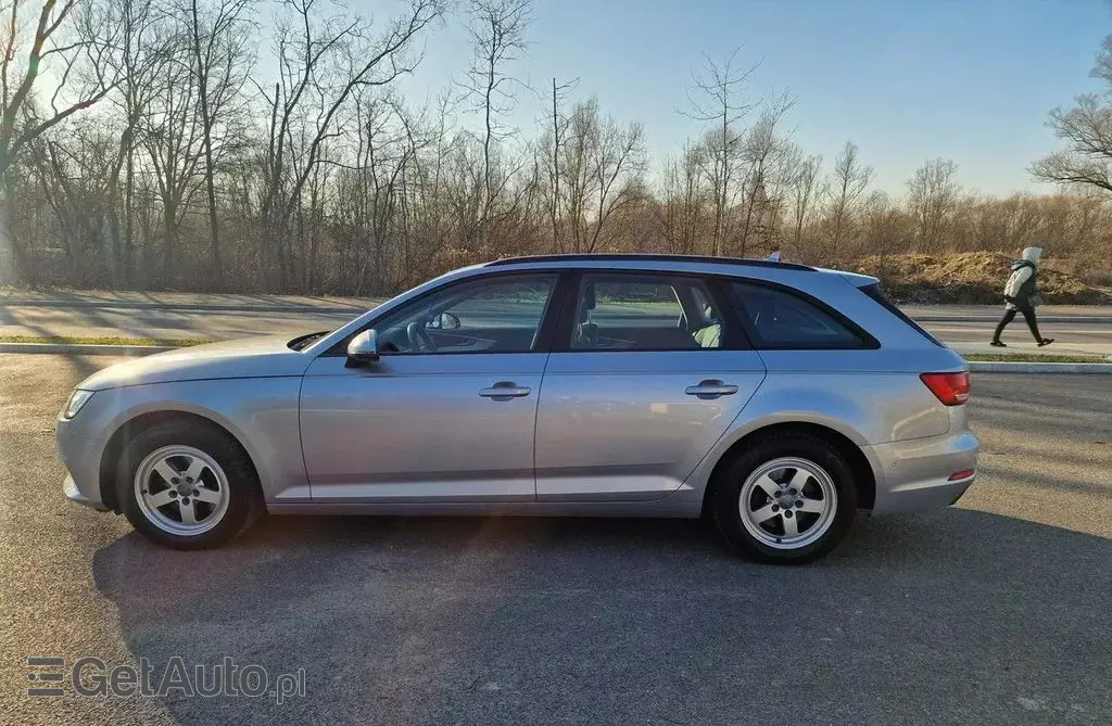 AUDI A4 