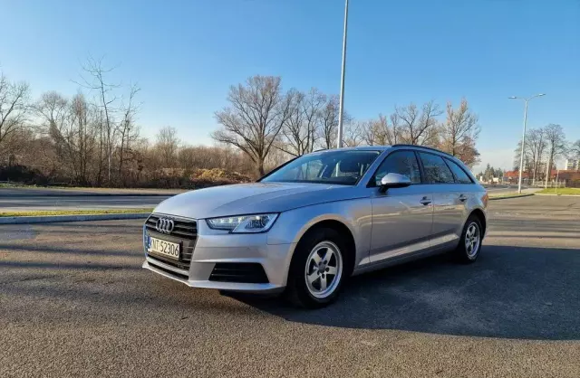 AUDI A4 