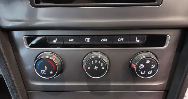 VOLKSWAGEN Golf 1.6 TDI BlueMotion Technology Cup