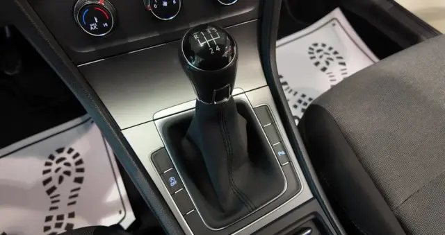 VOLKSWAGEN Golf 1.6 TDI BlueMotion Technology Cup