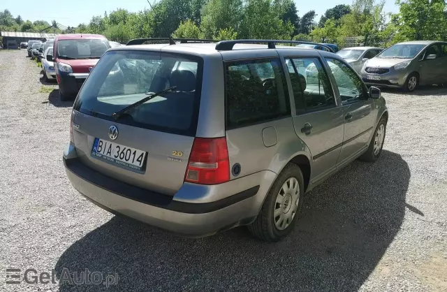 VOLKSWAGEN Golf 