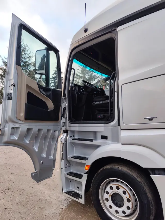 MERCEDES-BENZ Actros 