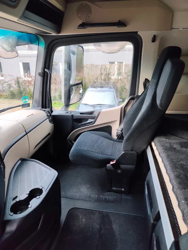 MERCEDES-BENZ Actros 