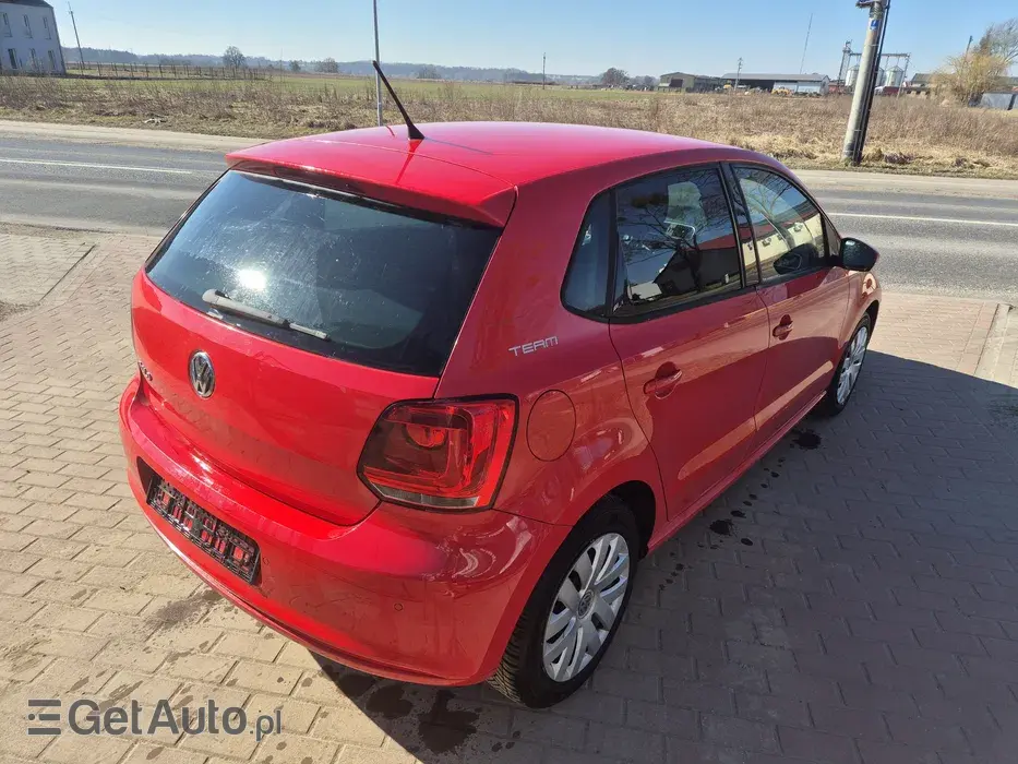 VOLKSWAGEN Polo Highline
