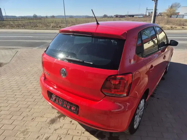VOLKSWAGEN Polo Highline