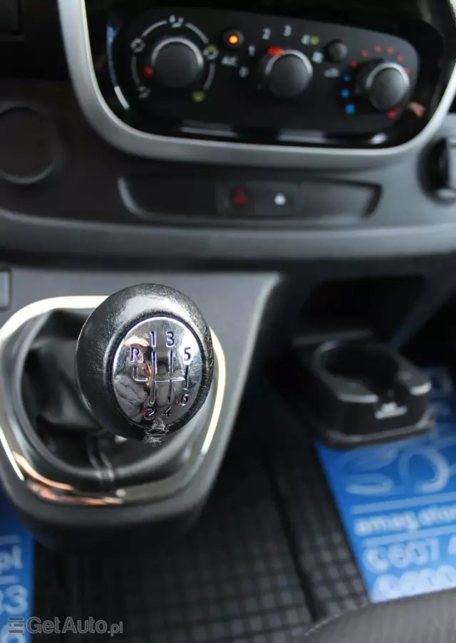 RENAULT Trafic 