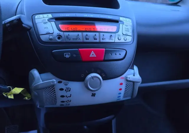 TOYOTA Aygo 1.0 VVT-i Gold