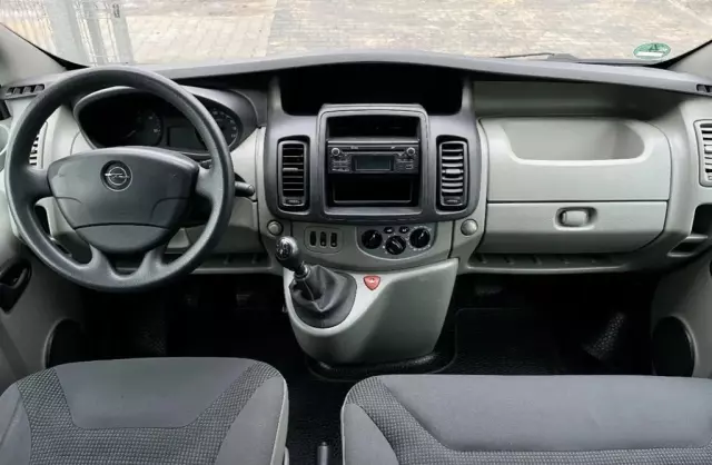 OPEL Vivaro 