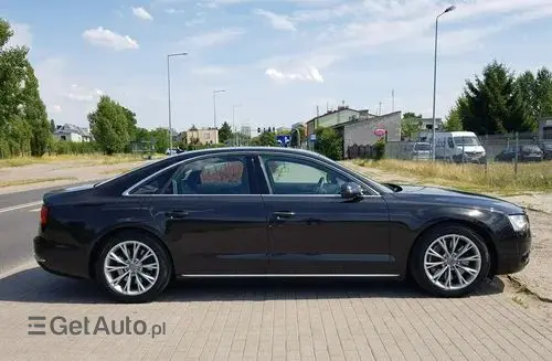AUDI A8 