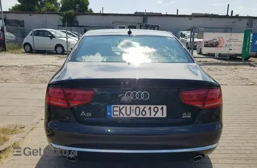 AUDI A8 