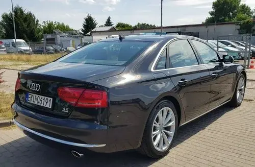 AUDI A8 