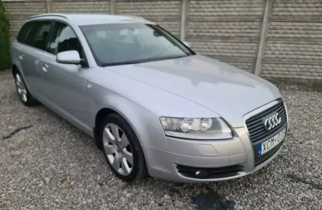 AUDI A6 