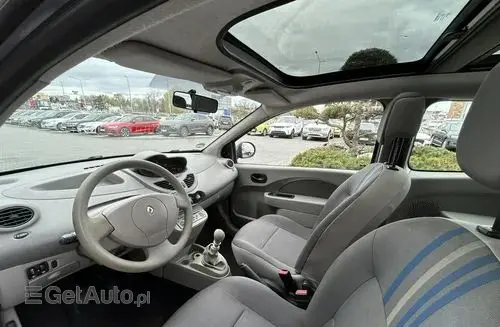 RENAULT Twingo 