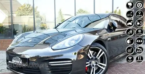 PORSCHE Panamera 