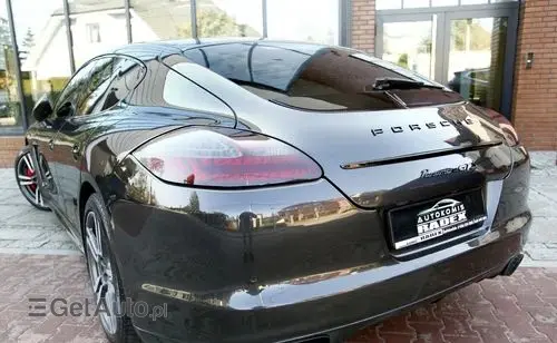PORSCHE Panamera 