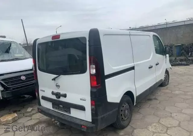NISSAN NV300 