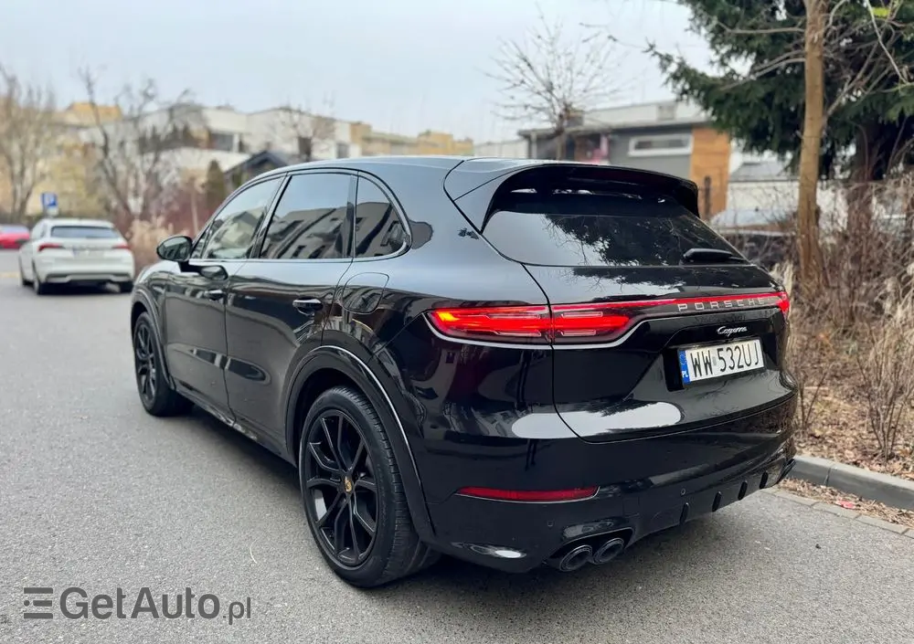 PORSCHE Cayenne Platinum Edition