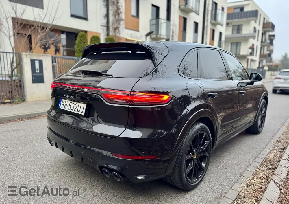 PORSCHE Cayenne Platinum Edition