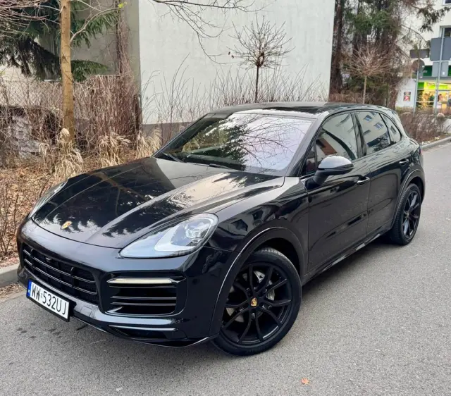 PORSCHE Cayenne Platinum Edition
