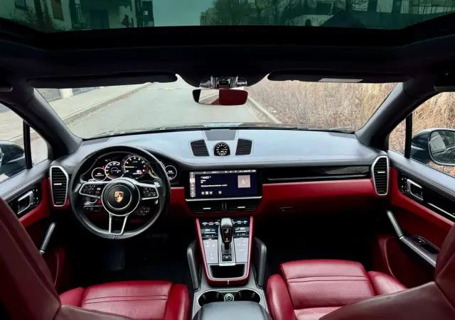 PORSCHE Cayenne Platinum Edition