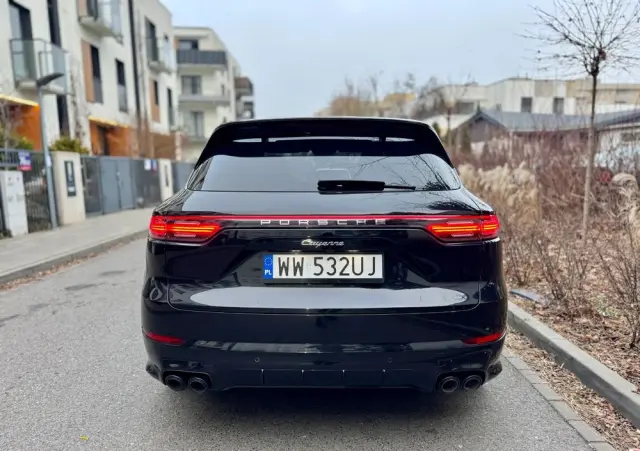 PORSCHE Cayenne Platinum Edition