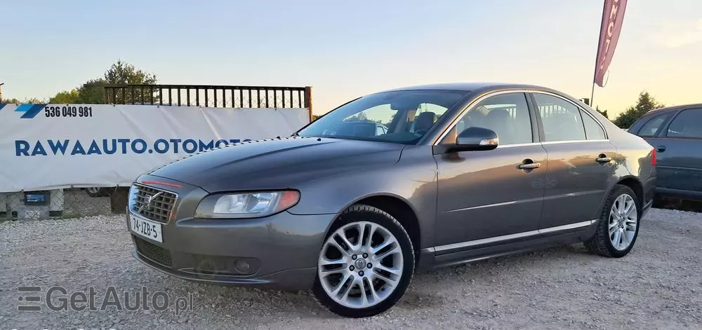 VOLVO S80 2.5T Momentum