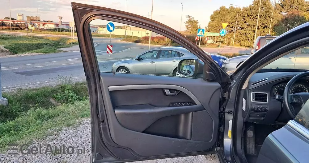 VOLVO S80 2.5T Momentum