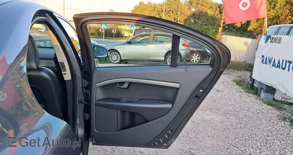 VOLVO S80 2.5T Momentum