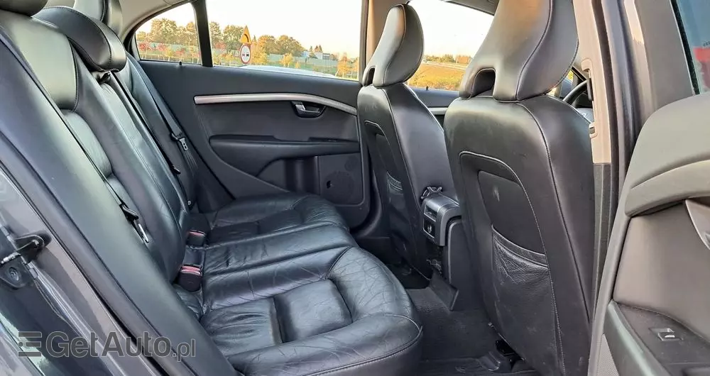 VOLVO S80 2.5T Momentum